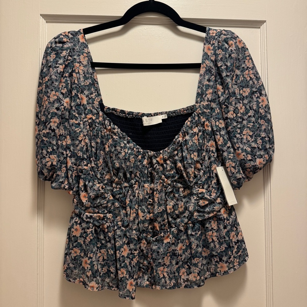 New ASTR the Label Clairemont Top